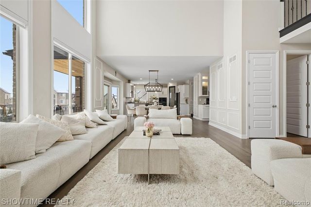 19782 Chase Drive, Macomb, MI 48042