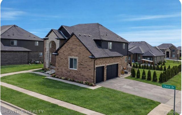 19782 Chase Drive, Macomb, MI 48042