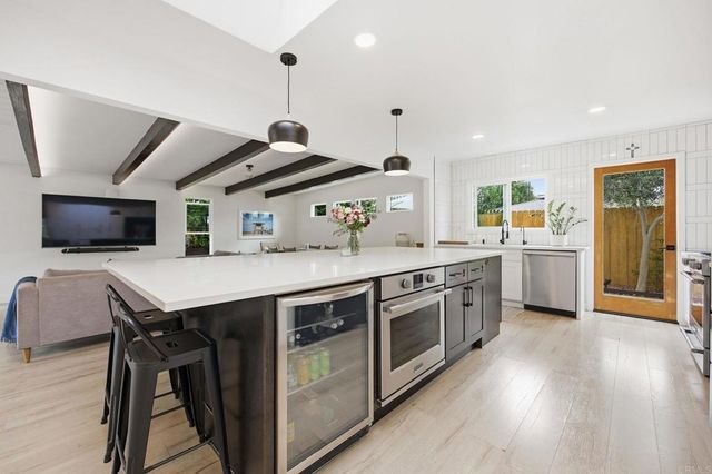 1801 Ratcliff Road, Carlsbad, CA 92008