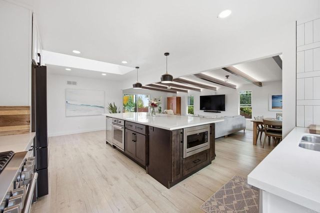 1801 Ratcliff Road, Carlsbad, CA 92008