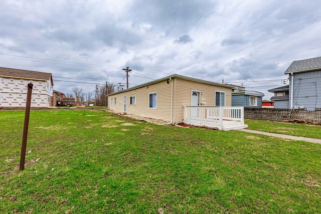 832 E 153 Street, Phoenix, IL 60426
