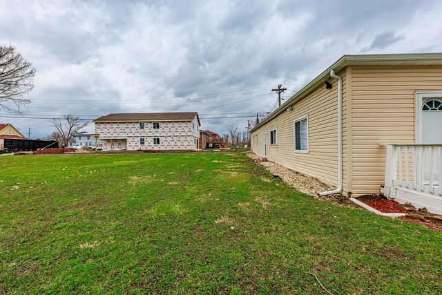 832 E 153 Street, Phoenix, IL 60426