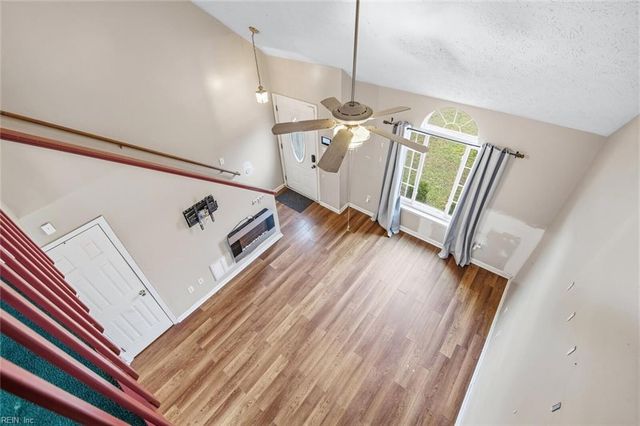 220 Jakes LN, Newport News, VA 23608