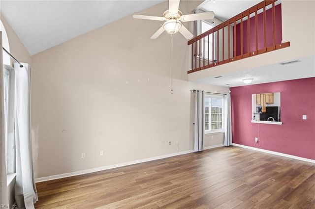 220 Jakes LN, Newport News, VA 23608