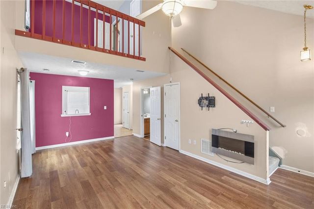 220 Jakes LN, Newport News, VA 23608