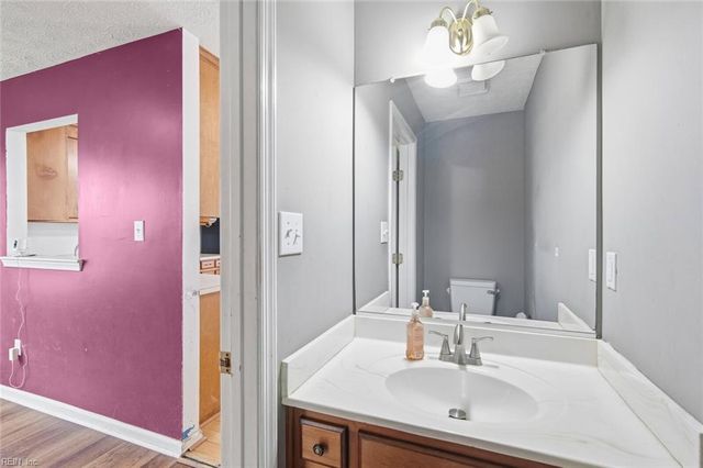 220 Jakes LN, Newport News, VA 23608