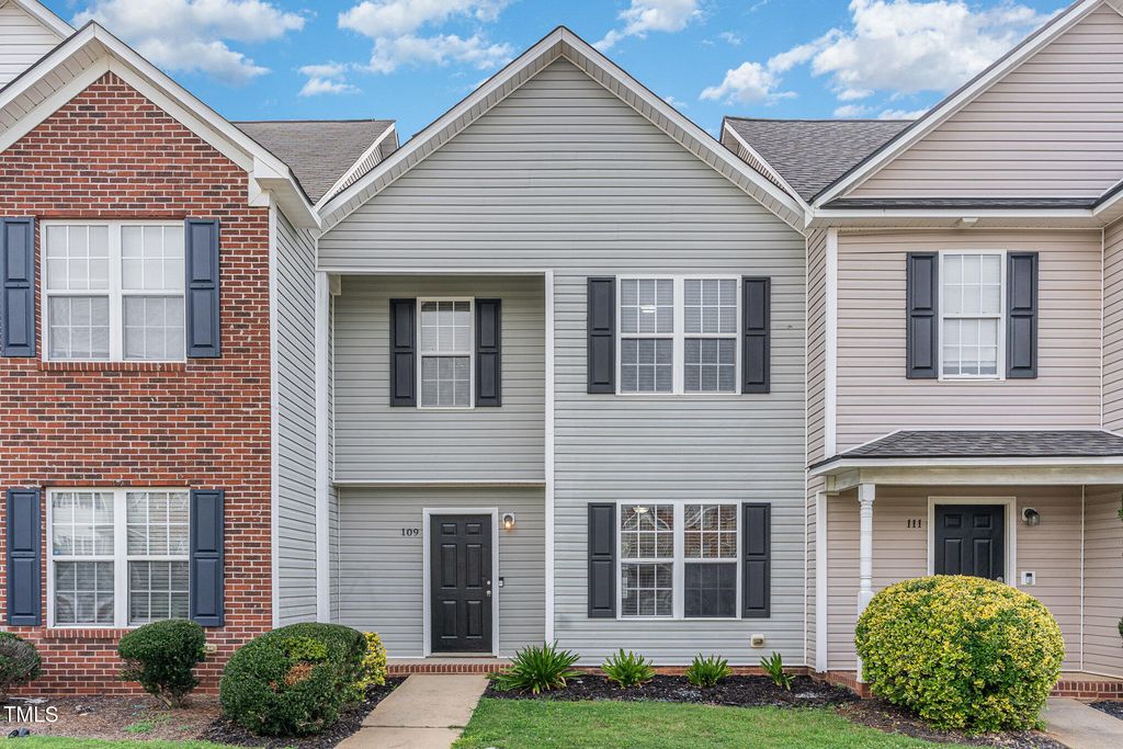 109 Blackthorne Court, Clayton, NC 27520