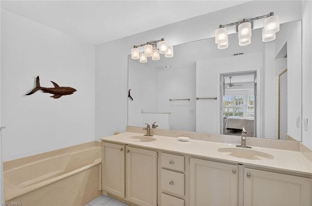 2827 Aintree LN C102, Naples, FL 34112