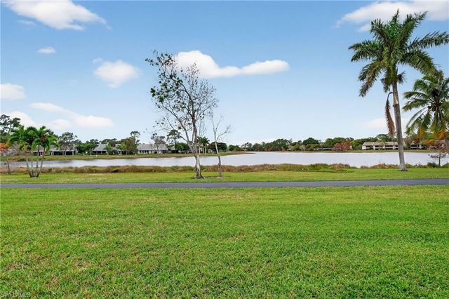 2827 Aintree LN C102, Naples, FL 34112