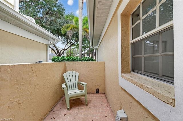 2827 Aintree LN C102, Naples, FL 34112