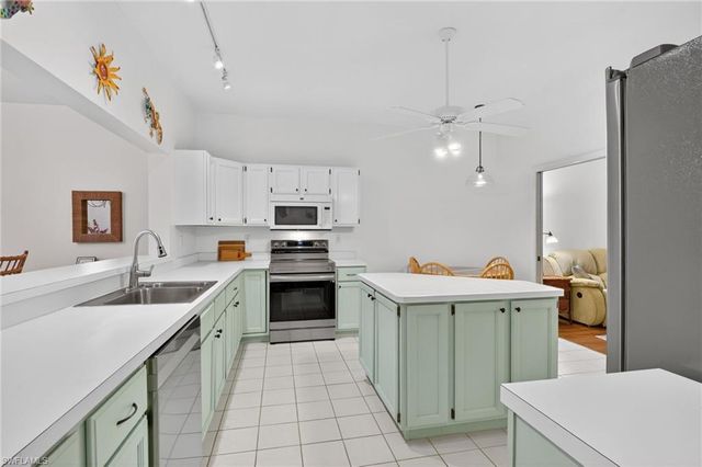 2827 Aintree LN C102, Naples, FL 34112