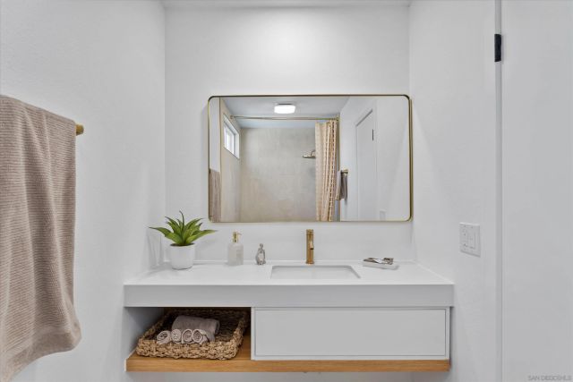 13111 Tobiasson Rd, Poway, CA 92064