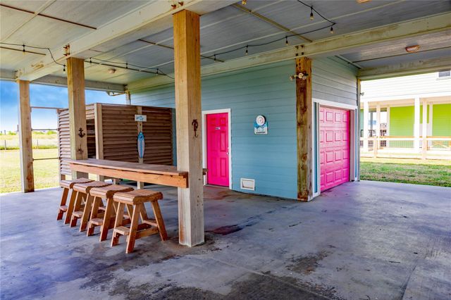 449 Atkinson Street, Crystal Beach, TX 77650