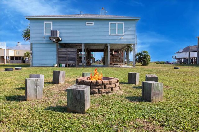 449 Atkinson Street, Crystal Beach, TX 77650