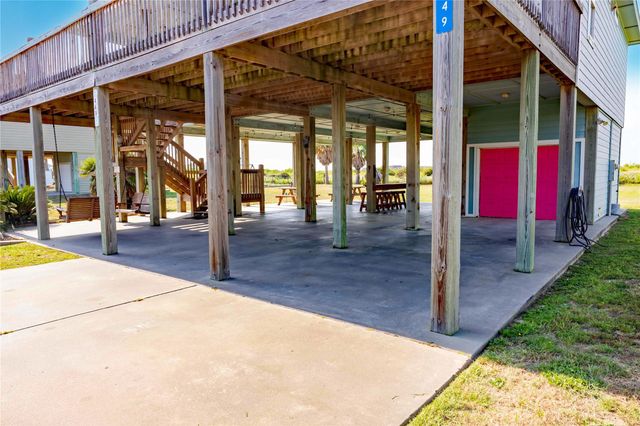 449 Atkinson Street, Crystal Beach, TX 77650