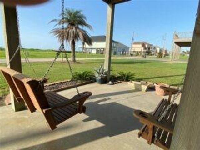 449 Atkinson Street, Crystal Beach, TX 77650