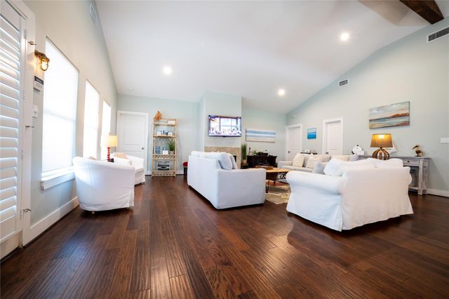 449 Atkinson Street, Crystal Beach, TX 77650