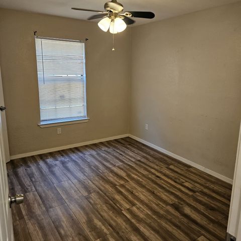 1732 Crest Point Drive, Arlington, TX 76012