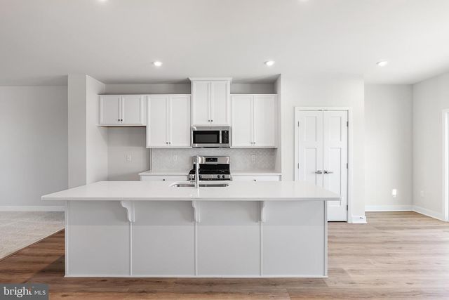 31 SAGE WAY, Mount Laurel, NJ 08054