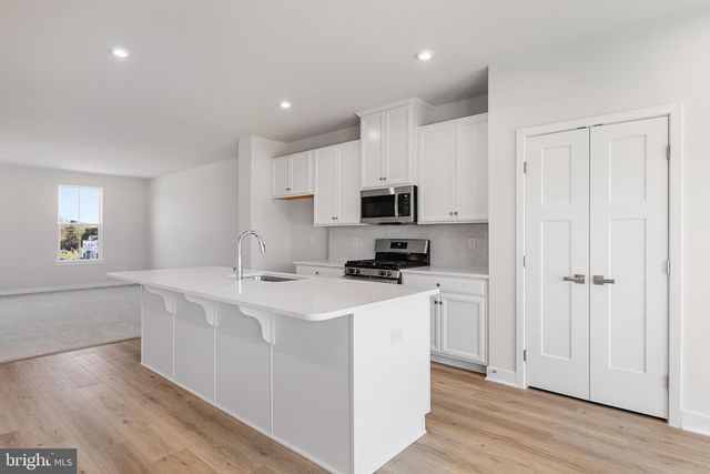 31 SAGE WAY, Mount Laurel, NJ 08054