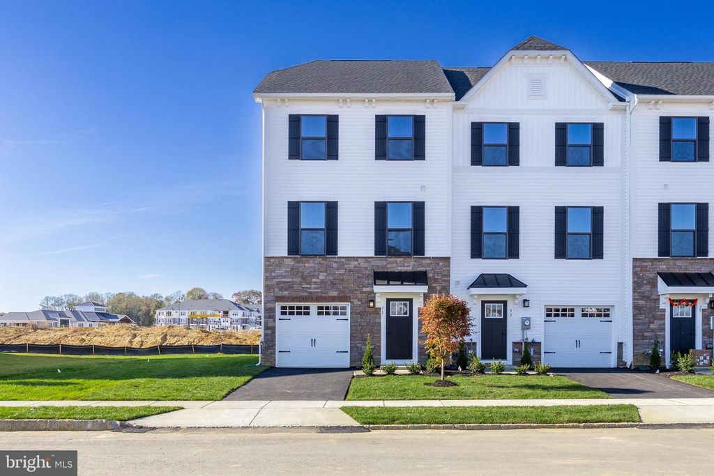 31 SAGE WAY, Mount Laurel, NJ 08054