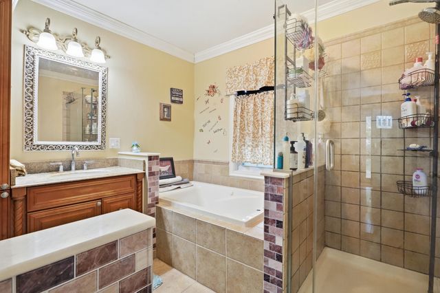 937 Elsie Avenue, Gurnee, IL 60031