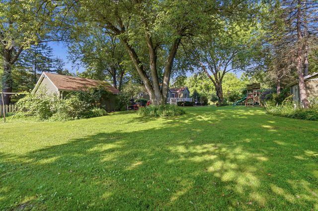 937 Elsie Avenue, Gurnee, IL 60031