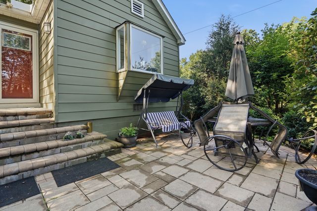 937 Elsie Avenue, Gurnee, IL 60031