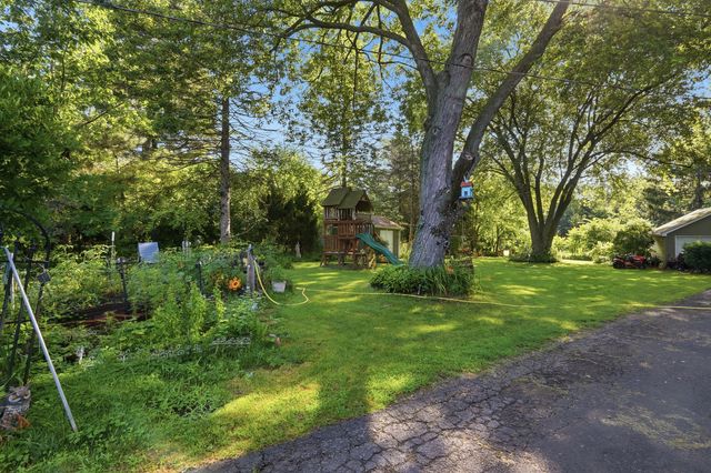 937 Elsie Avenue, Gurnee, IL 60031