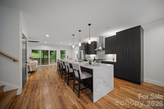87 Glendale Avenue, Asheville, NC 28803