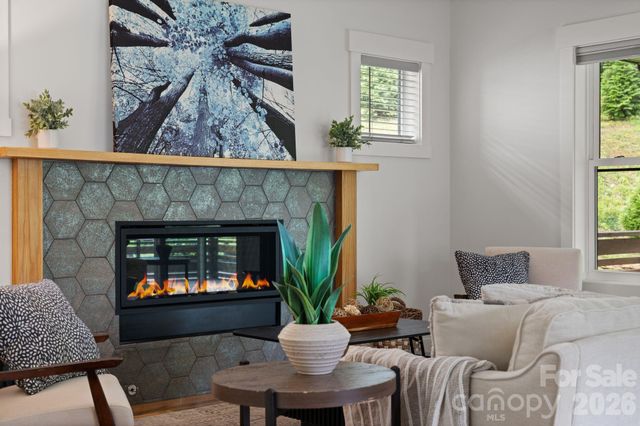 87 Glendale Avenue, Asheville, NC 28803