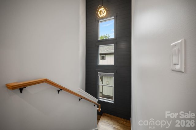 87 Glendale Avenue, Asheville, NC 28803