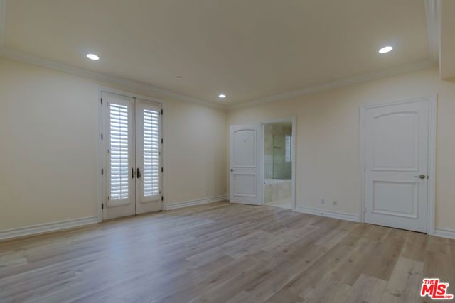 132 S Crescent Drive 103, Beverly Hills, CA 90212