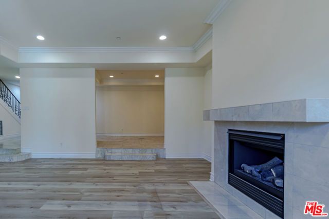 132 S Crescent Drive 103, Beverly Hills, CA 90212