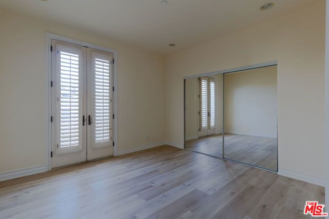 132 S Crescent Drive 103, Beverly Hills, CA 90212