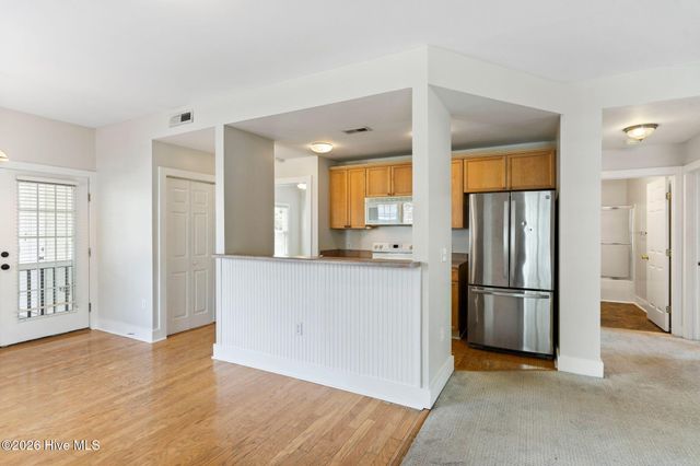 2306 Wrightsville Avenue Apt 101, Wilmington, NC 28403