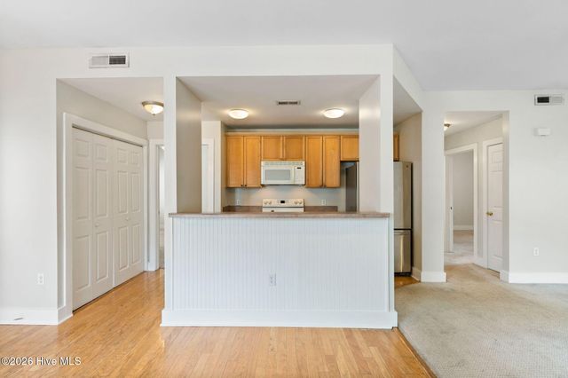 2306 Wrightsville Avenue Apt 101, Wilmington, NC 28403