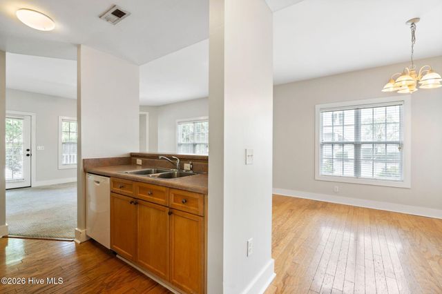 2306 Wrightsville Avenue Apt 101, Wilmington, NC 28403