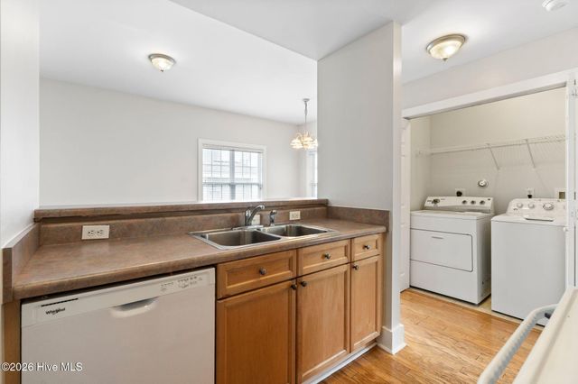 2306 Wrightsville Avenue Apt 101, Wilmington, NC 28403