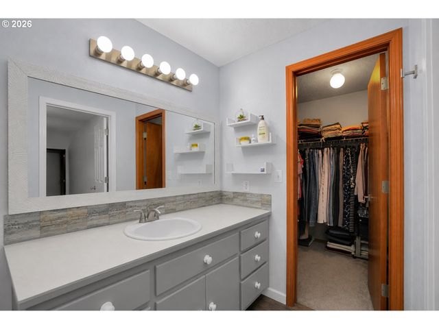 16020 Sw CATTAIL Ct, Portland, OR 97223