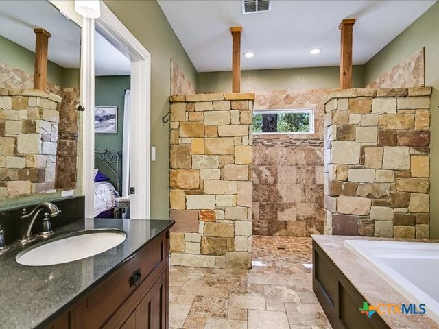530 Cascade Trail, San Marcos, TX 78666