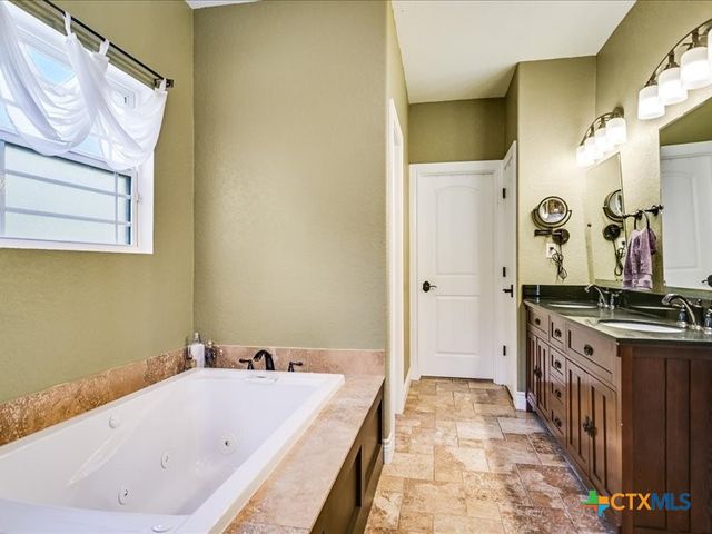 530 Cascade Trail, San Marcos, TX 78666