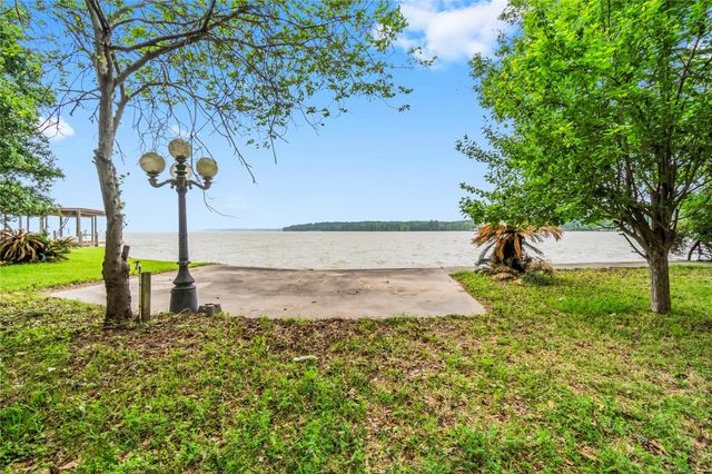 200 Johnson Road, Coldspring, TX 77331