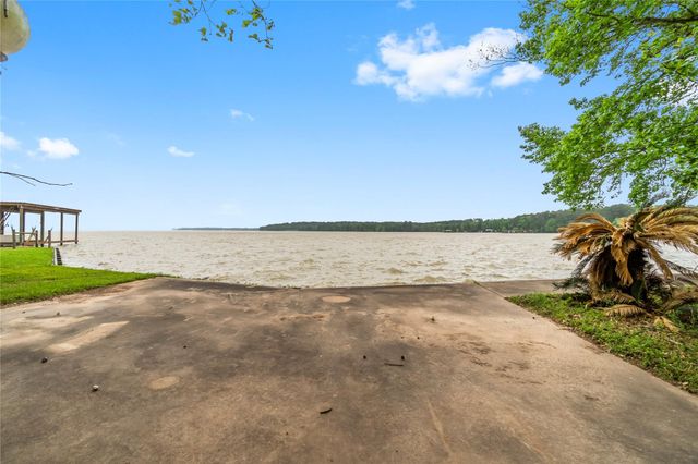 200 Johnson Road, Coldspring, TX 77331