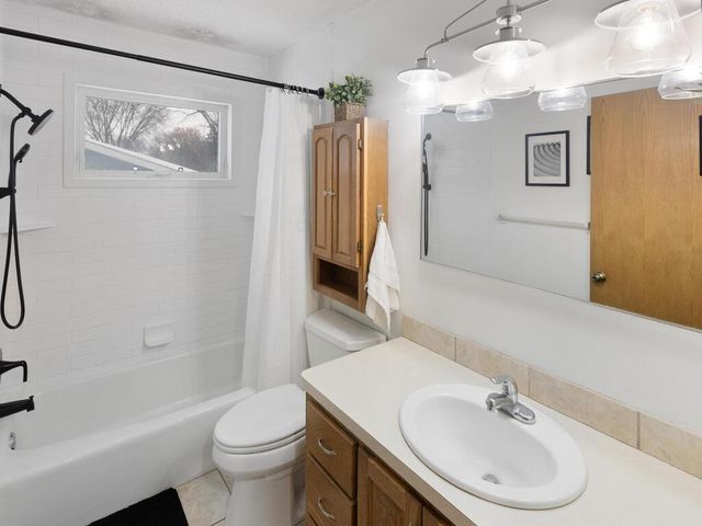 4660 104th Lane NE, Blaine, MN 55014