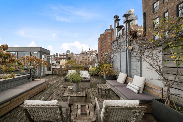 12 W 10th St Apt 4, New York City, NY 10011
