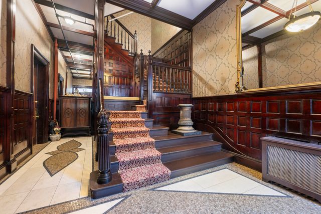 12 W 10th St Apt 4, New York City, NY 10011