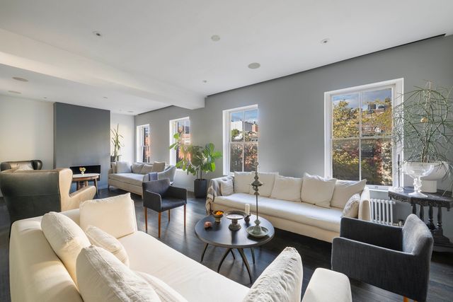 12 W 10th St Apt 4, New York City, NY 10011