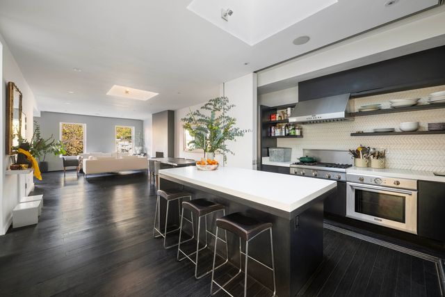 12 W 10th St Apt 4, New York City, NY 10011