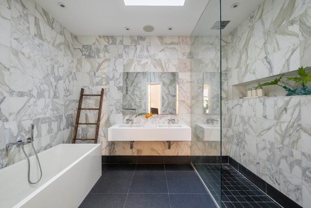 12 W 10th St Apt 4, New York City, NY 10011